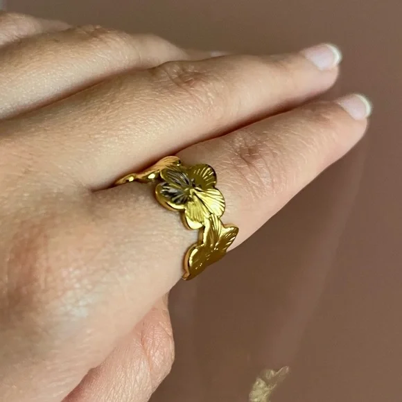 🌸 NEW Flower Open Gold Ring 🌸 - Picture 9 of 14